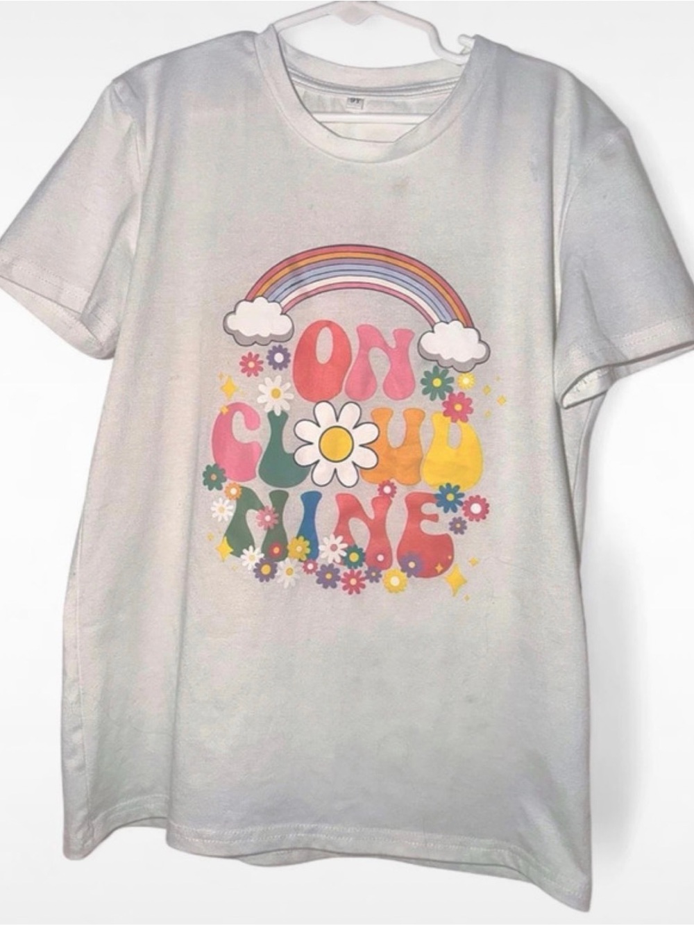 White 'On Cloud Nine' Rainbow Daisy Graphic Kids Tee